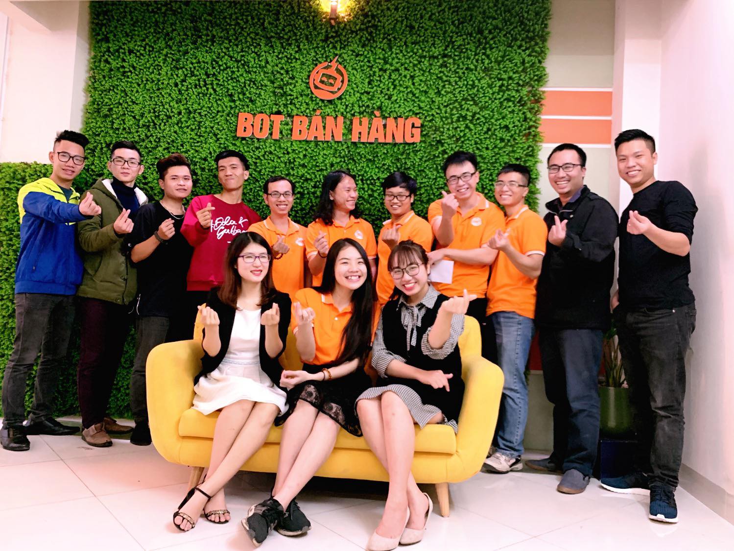 Công ty CP Công nghệ Chatbot Việt Nam (Bot Bán Hàng)